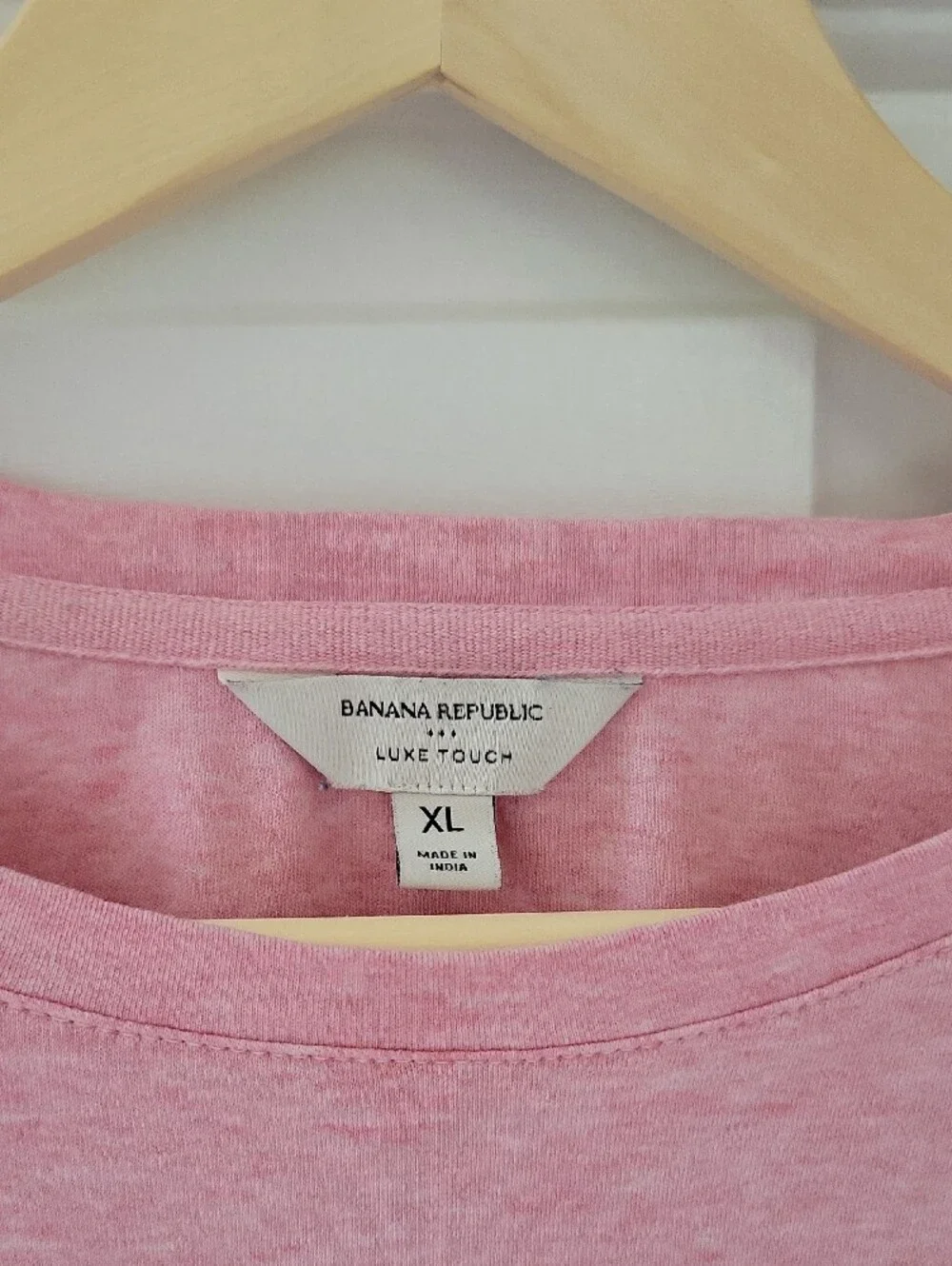 Banana Republic Men's Crewneck T‑Shirt - Pink